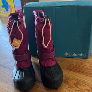Columbia 7 Youth, 8.5 Women' Magenta and Black Snow Boots